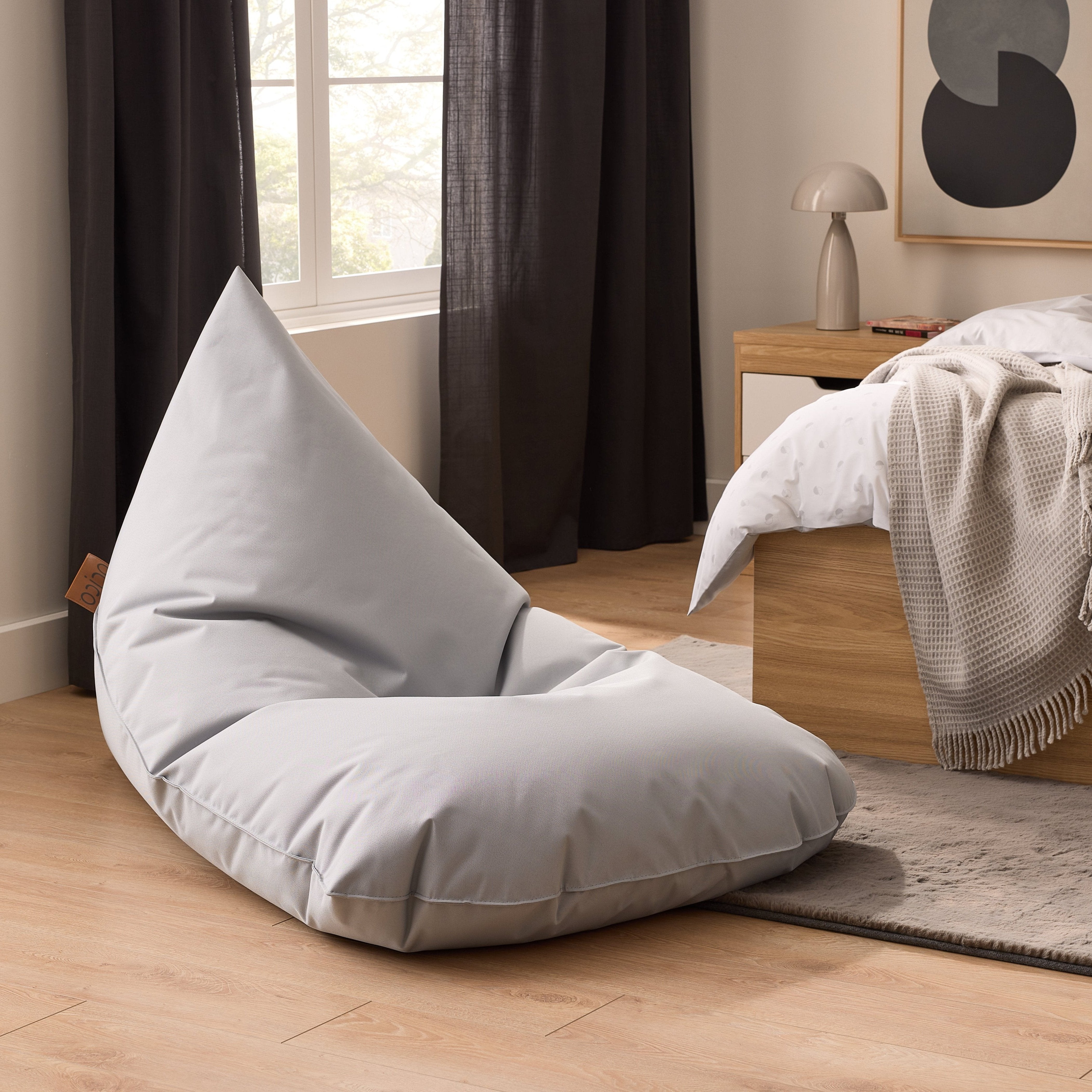 Bean bag ARICO lounge adulte couleur pierre dans une maison.