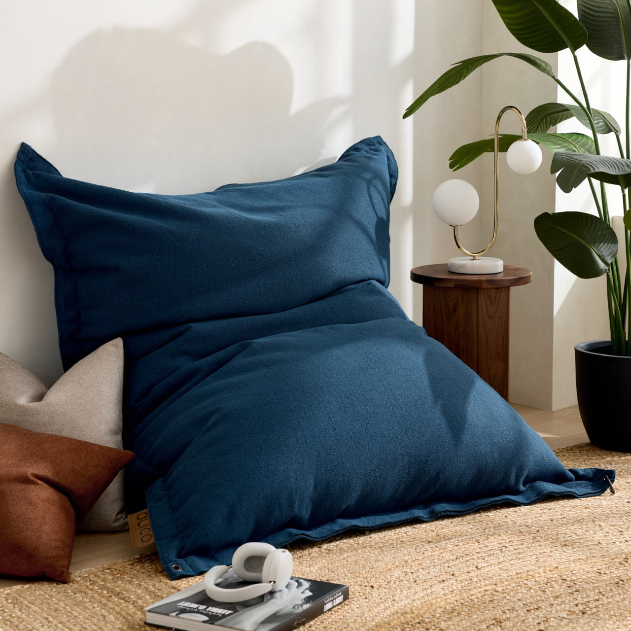 Bean bag Classique Adulte Paloma, placé au mur, dans un salon cozy, espace détente et ambiance sobre.