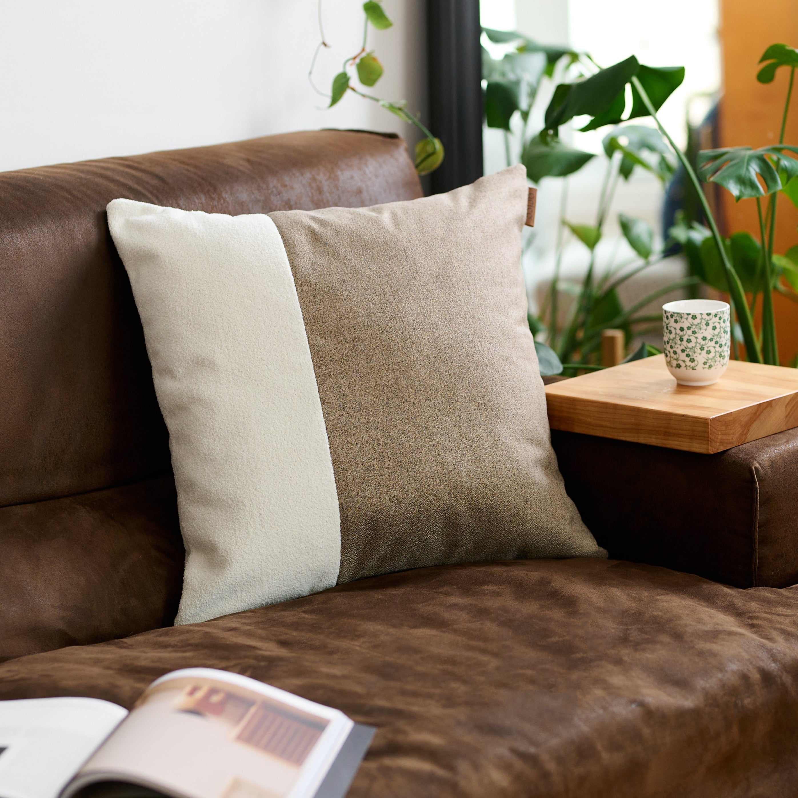 Vous allez adorez ce coussin. fabriqué ici, au Canada et des qualité supérieur.